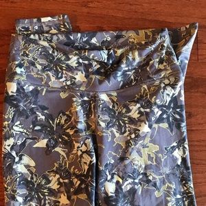 Fabletics pattern leggings